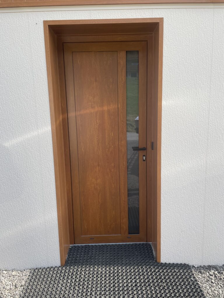 Porte d'entrée aluminium chene doré